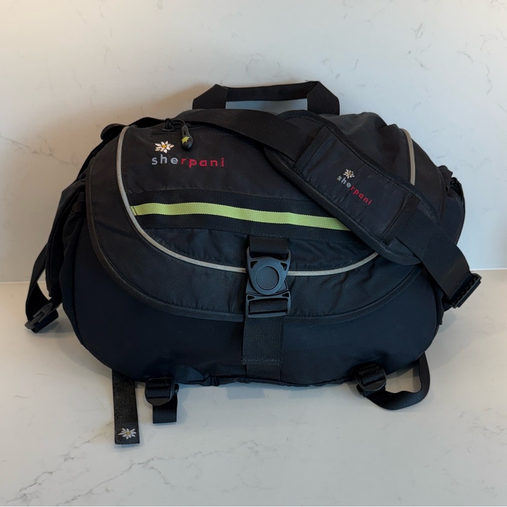 Sherpani Black Messenger Bag with Flower Lining